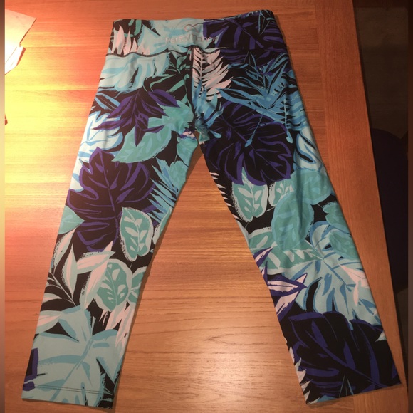 CALVIN KLEIN Performance Palm Leaf Leggings in blue and teal hues. Size Medium. - Picture 3 of 16
